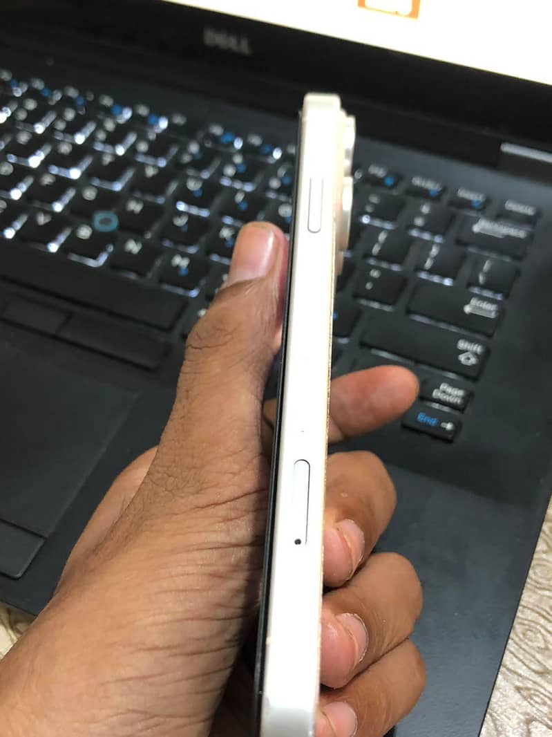 Apple iPhone XR 4