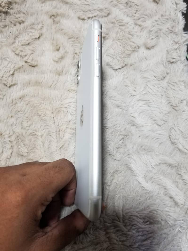 Apple iPhone 11 2