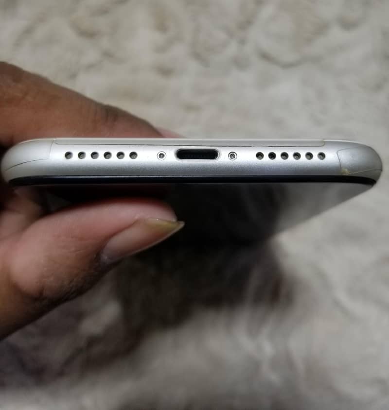 Apple iPhone 11 5