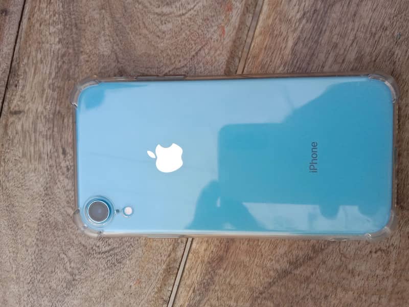 Apple iPhone XR 7