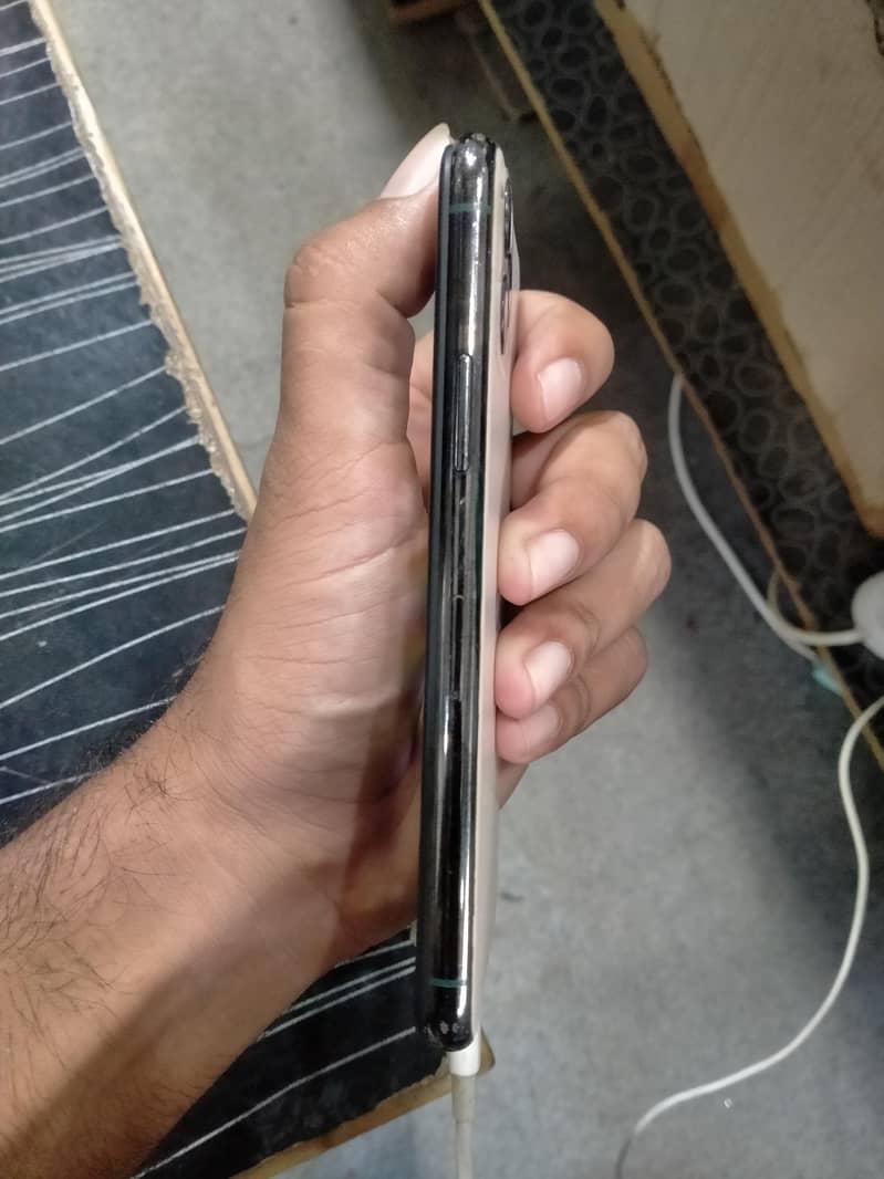 Apple iPhone 11 Pro 5