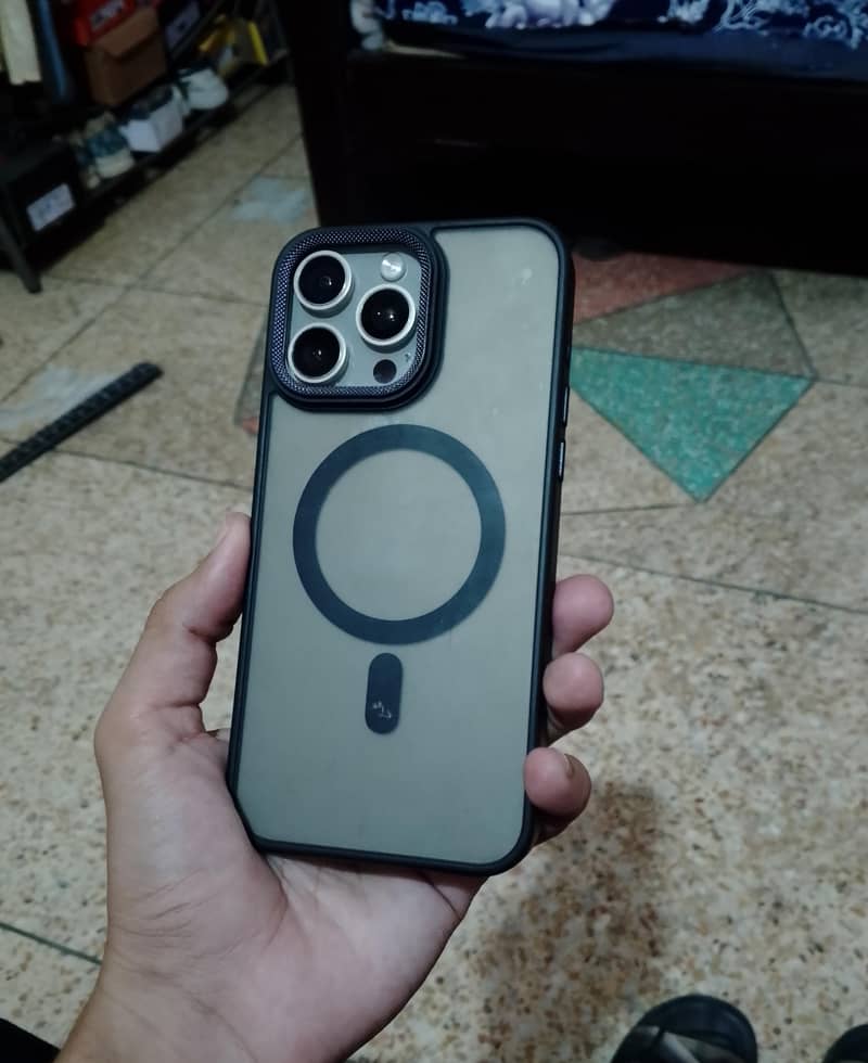Apple iPhone 15 Pro Max 1