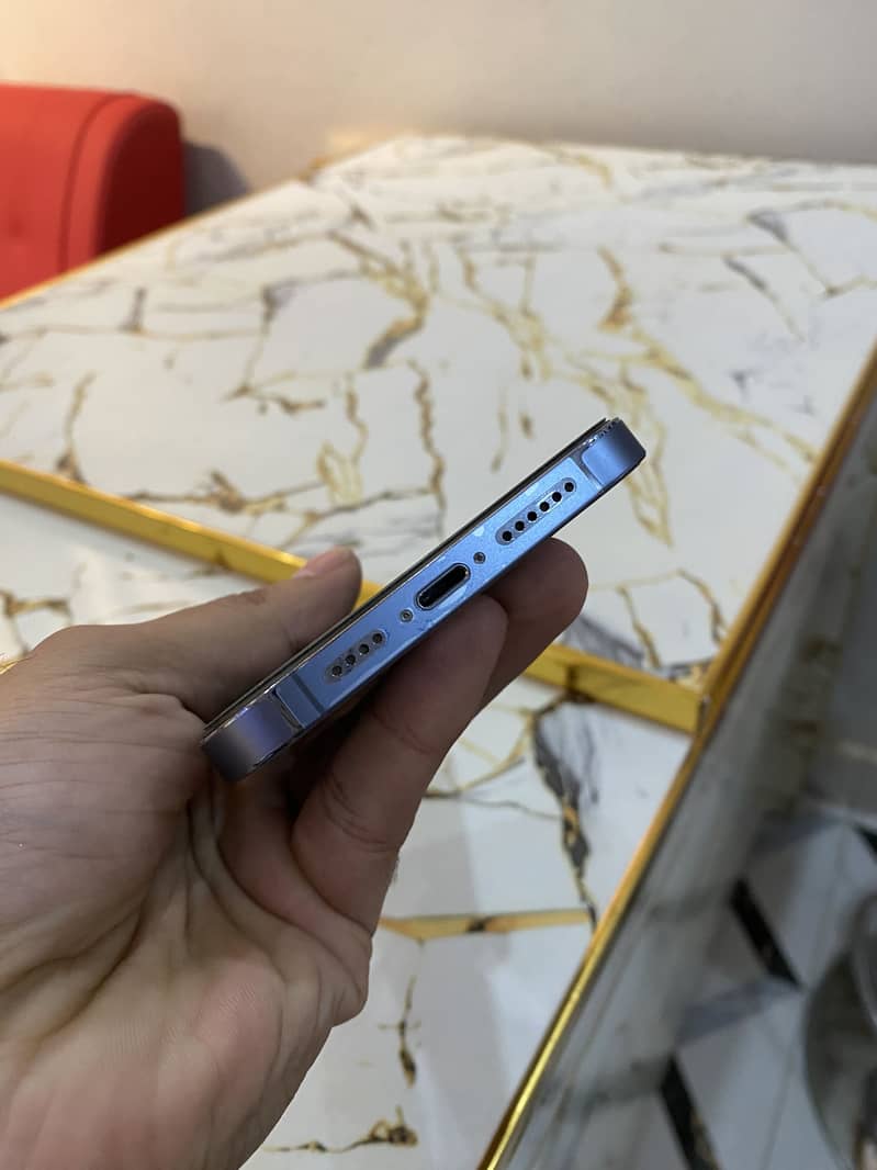 Apple iPhone 13 Pro Max 4