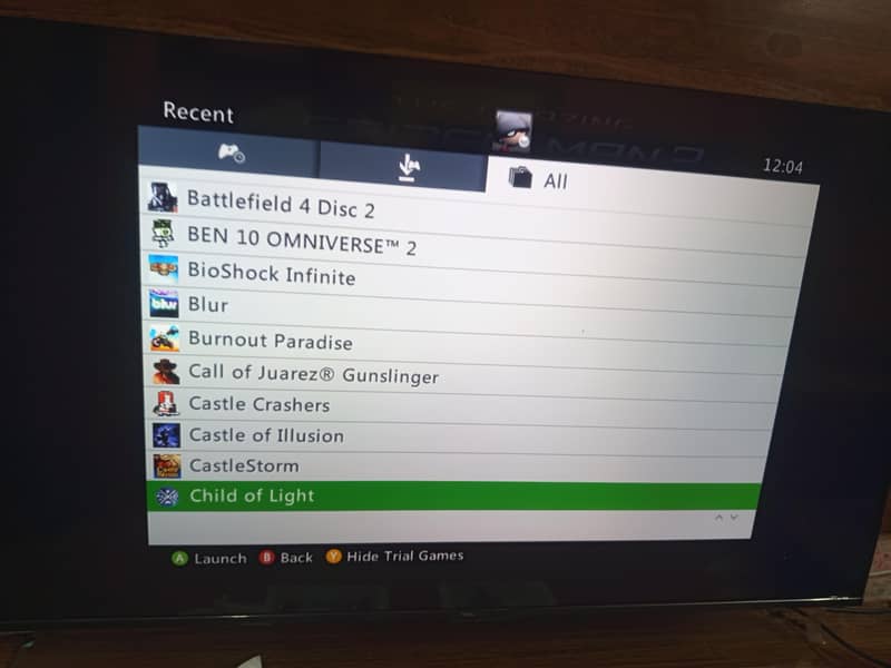 Xbox 360 With two controllers 8