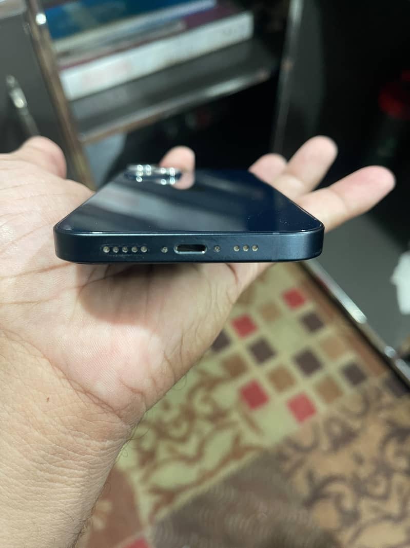 Apple iPhone 13 1