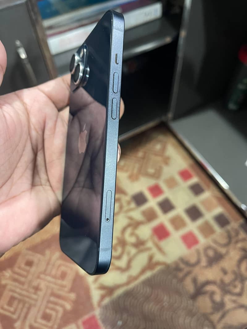 Apple iPhone 13 2
