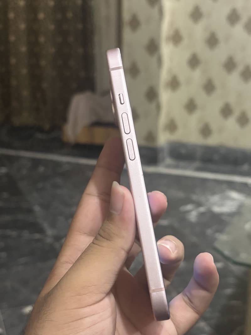 Apple iPhone 15 0