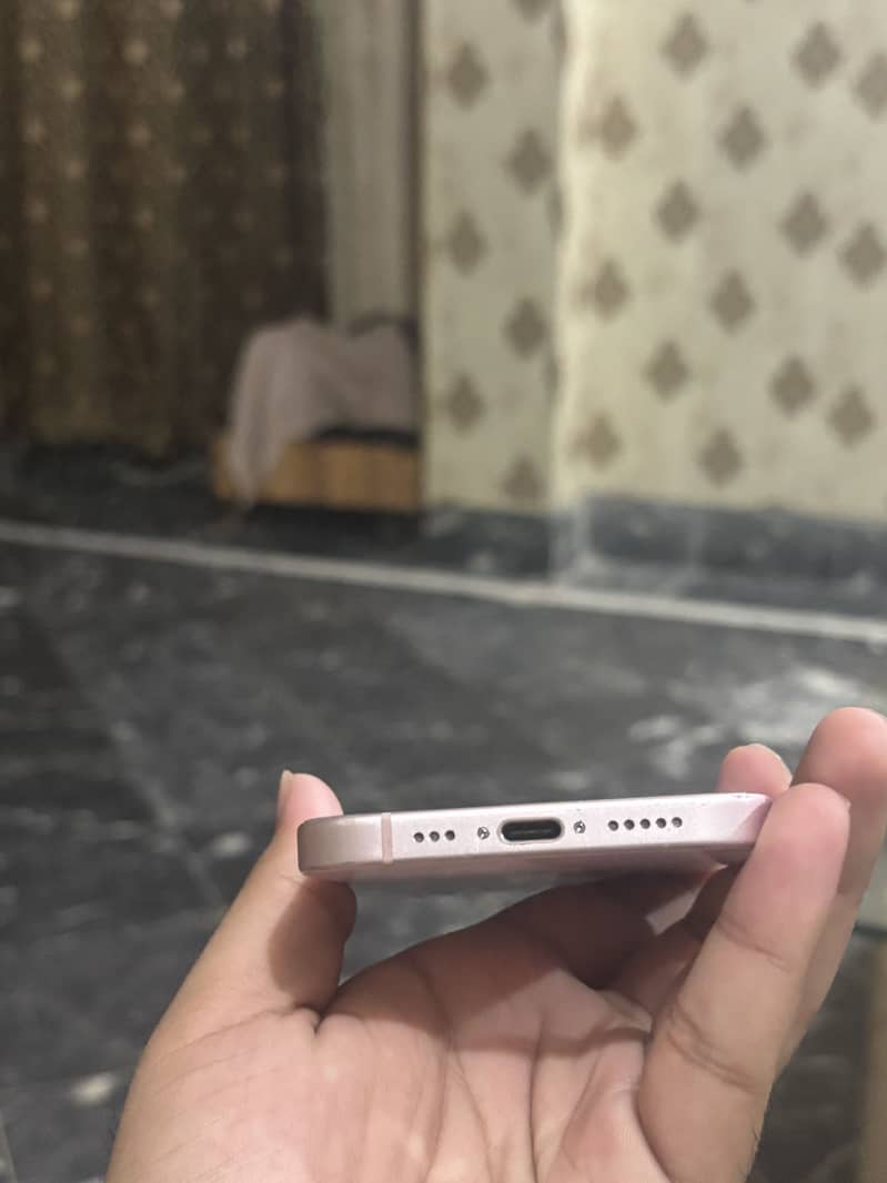 Apple iPhone 15 2