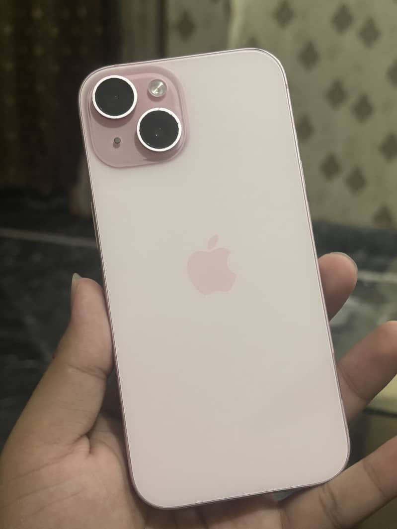 Apple iPhone 15 4
