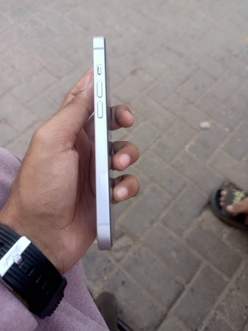 Apple iPhone 14 1