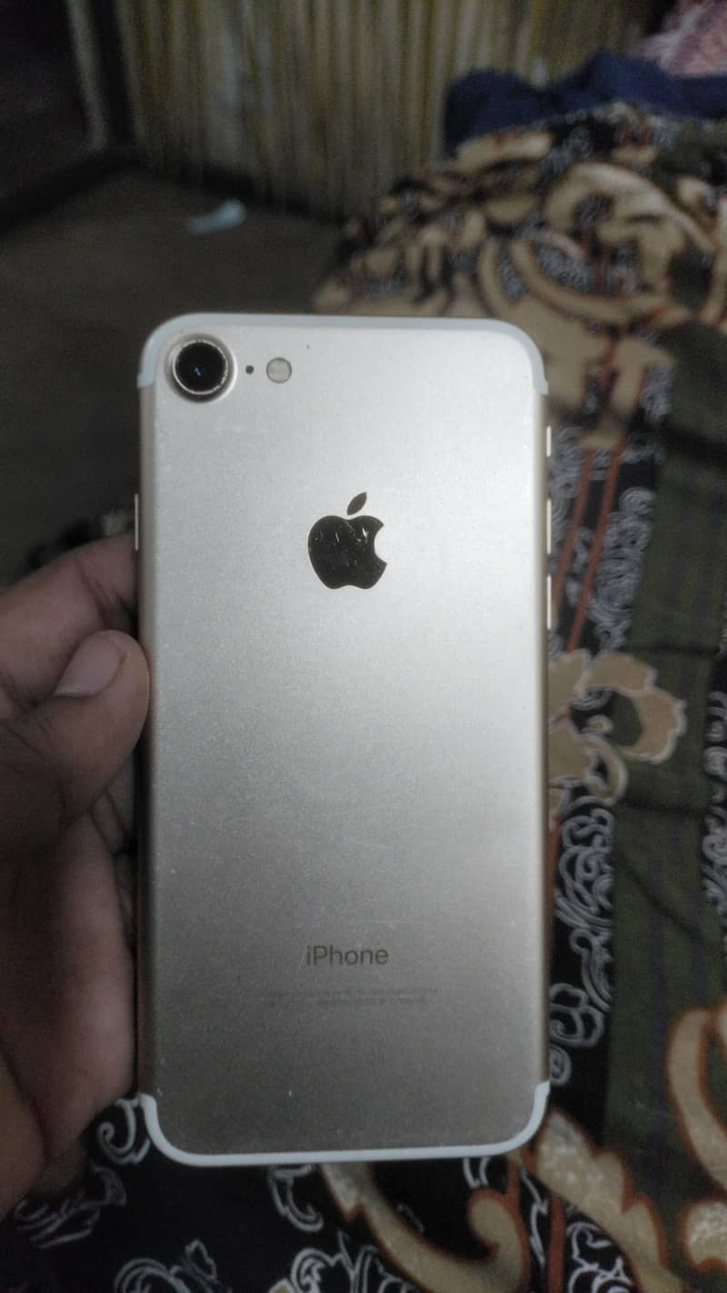 Apple iPhone 7 2