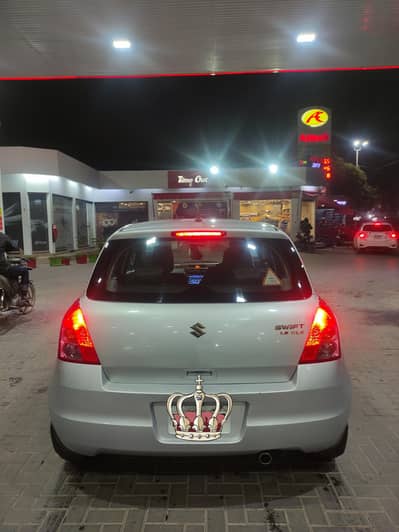 Suzuki Swift 2015 dlx 1.3