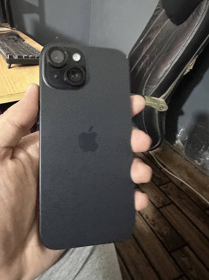 Apple iPhone 15 JV 1