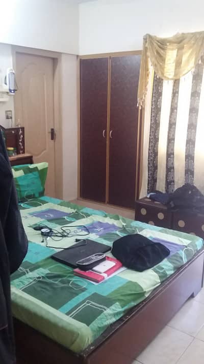 2 BEDS DRAWING DINING FLAT IN BOUNDARY WALL