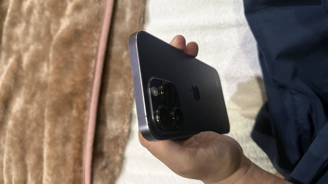 Apple iPhone 14 Pro Max 1
