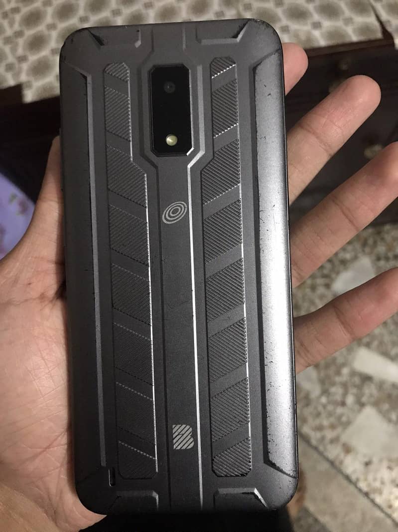 BLU b135dl 1