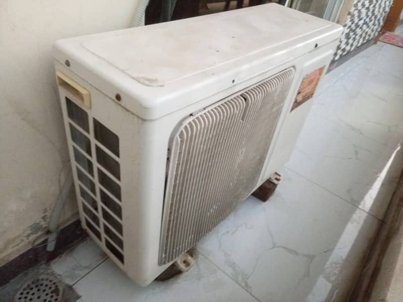 Dawlance 1.5 Ton Split AC Excellent Condition 1