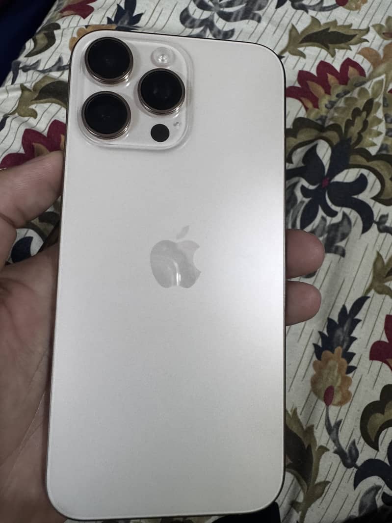 Apple iPhone 16 Pro Max 3