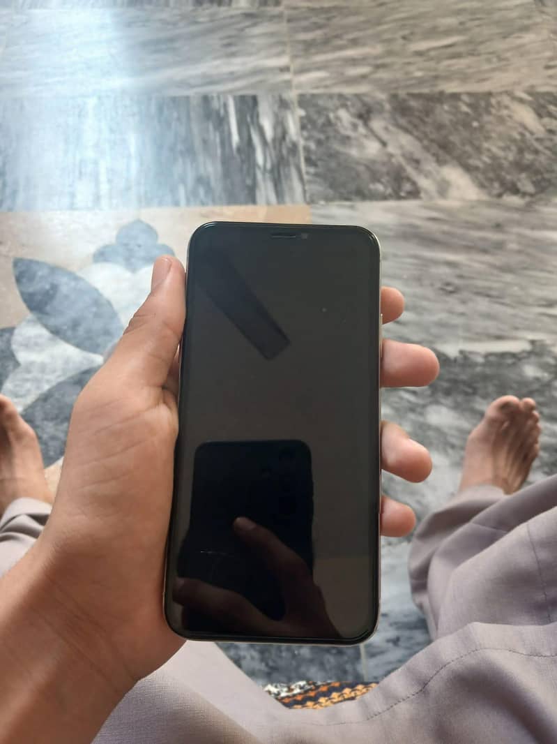 Apple iPhone XS 0