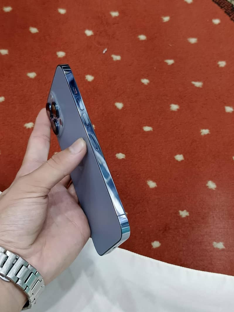 Apple iPhone 13 Pro 2