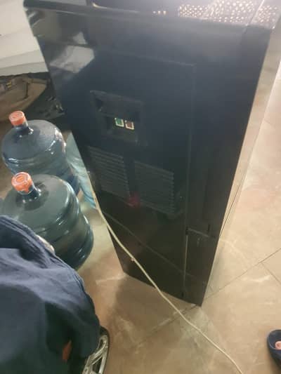 Water dispenser haier used for sale