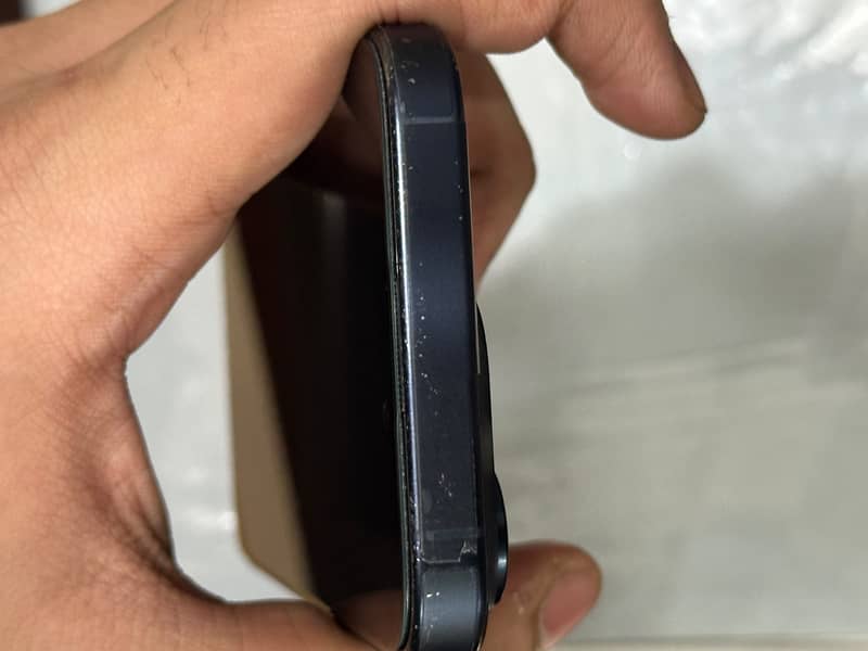 Apple iPhone 15 Pro 3