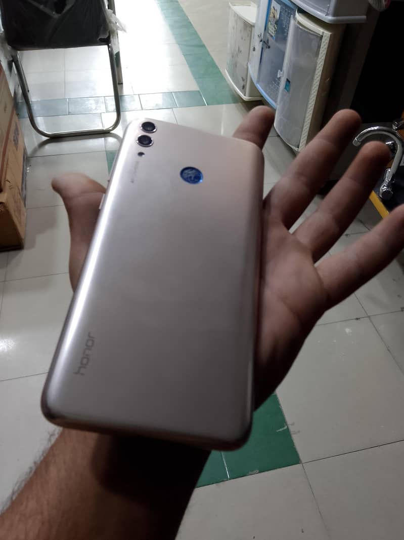 honor 8c 2