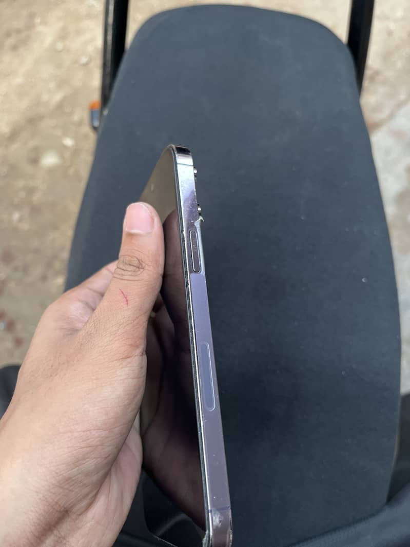 Apple iPhone 14 Pro Max 3