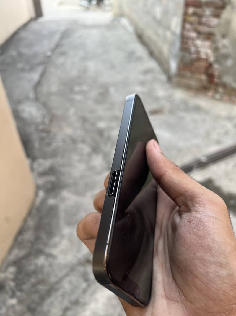 Apple iPhone 13 Pro 3