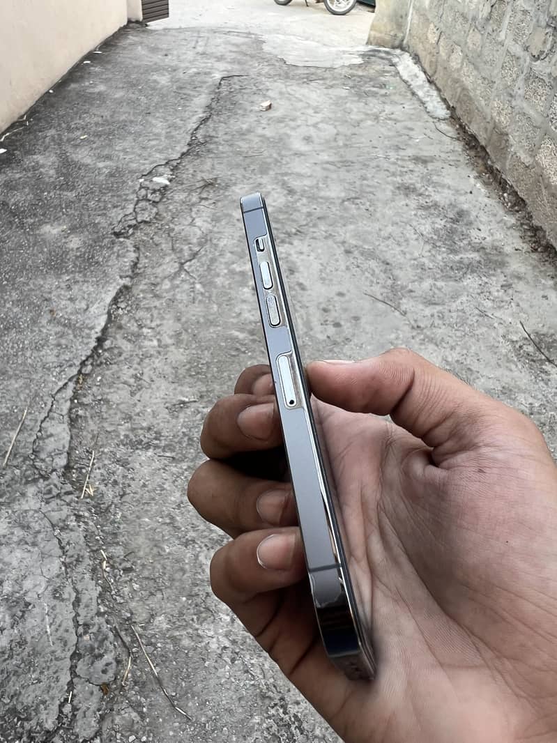 Apple iPhone 13 Pro 5