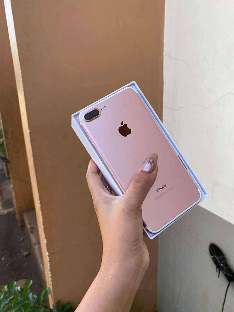 Apple iPhone 7 Plus 0