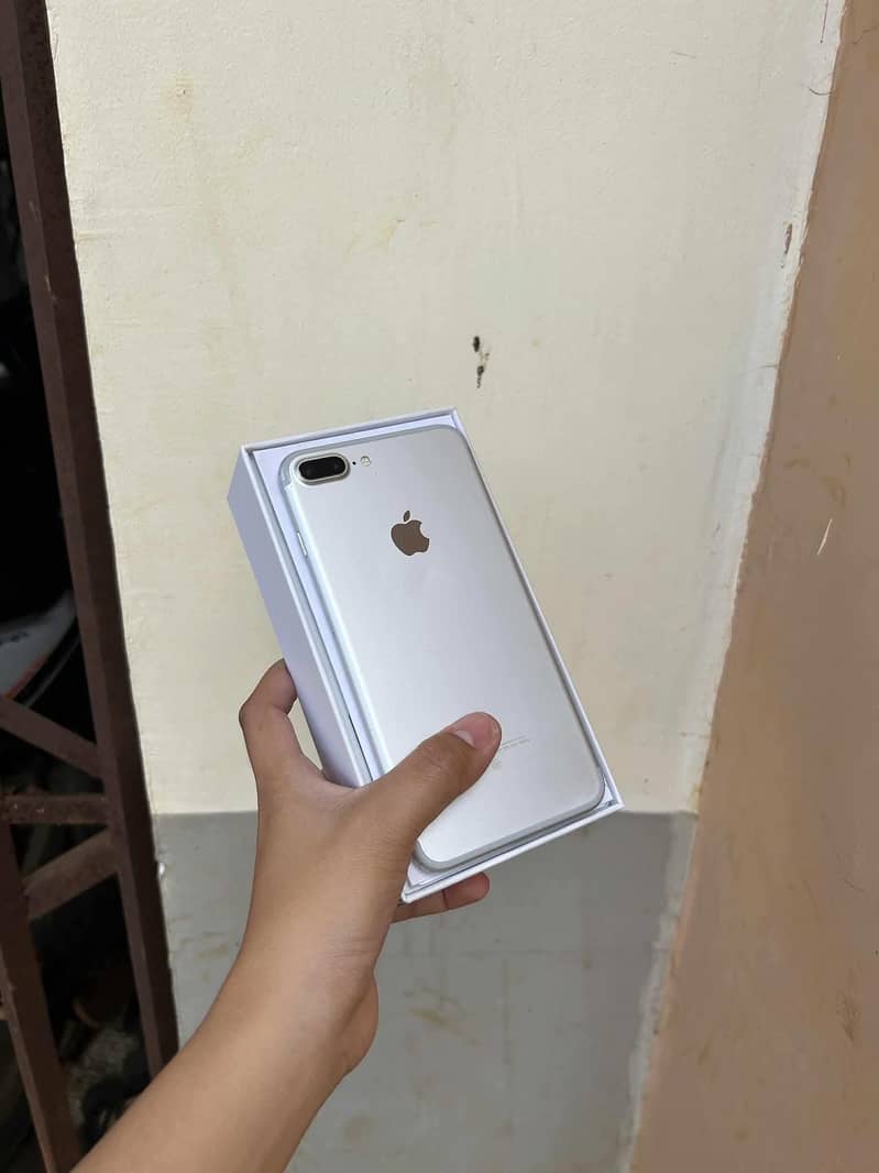 Apple iPhone 7 Plus 4