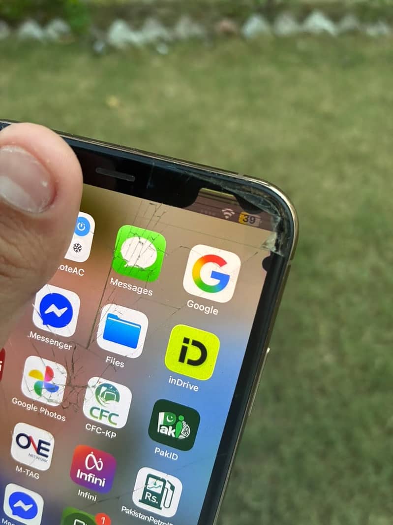 Apple iPhone XS Max 2