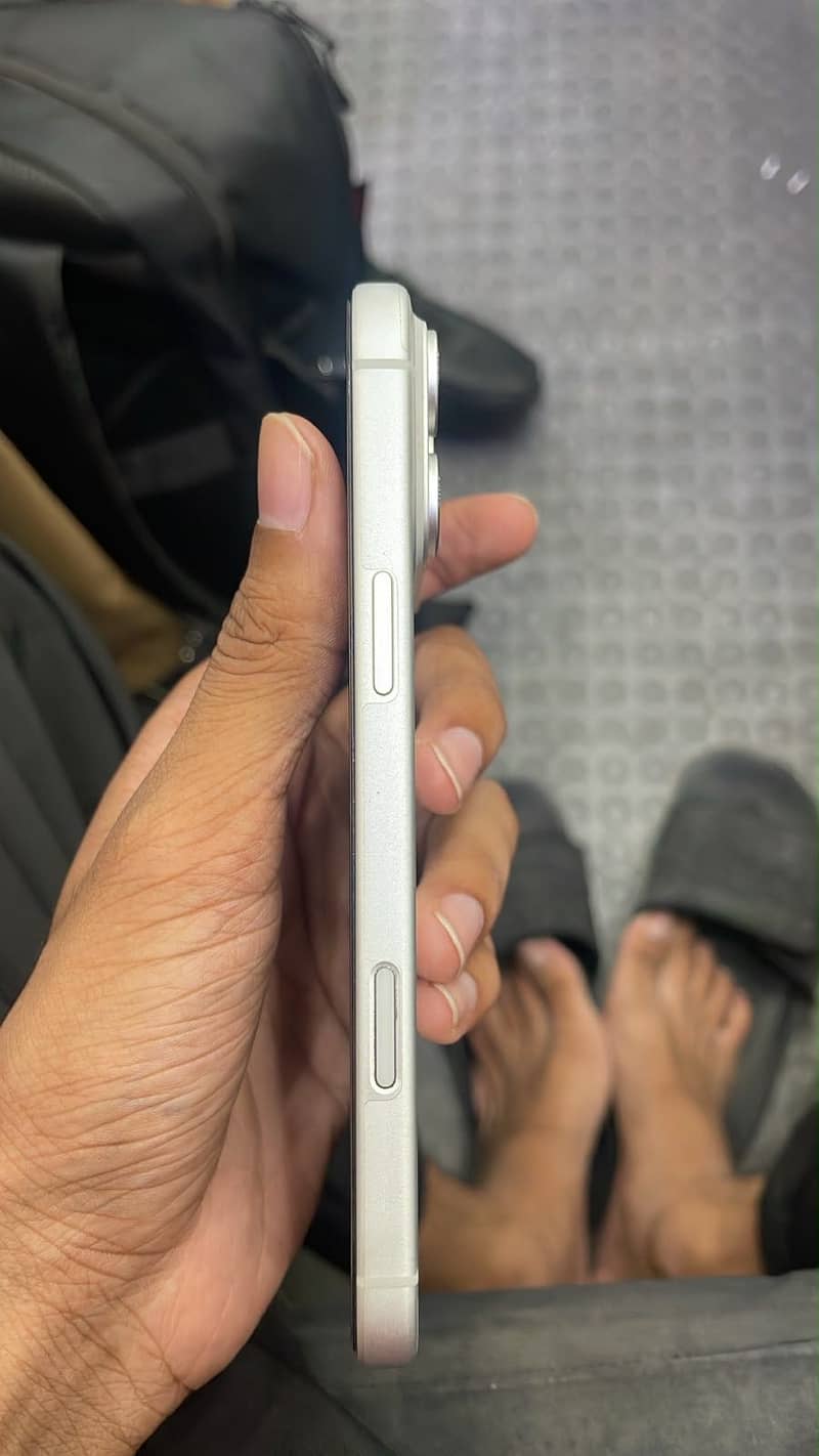 Apple iPhone 17 Pro Max 1