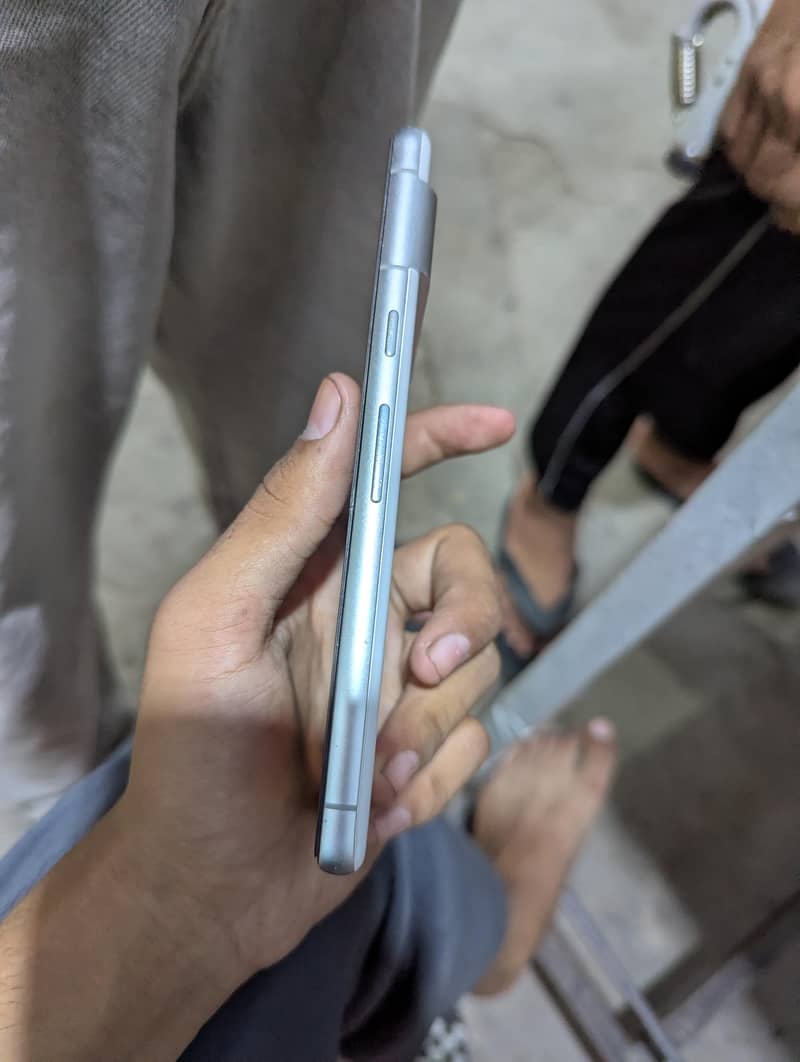 Google Pixel 7 4