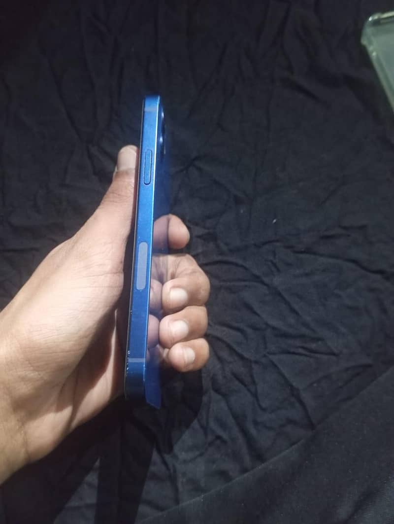 Apple iPhone 12 1