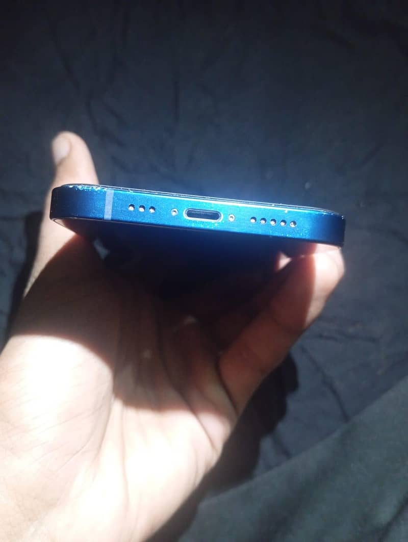 Apple iPhone 12 2