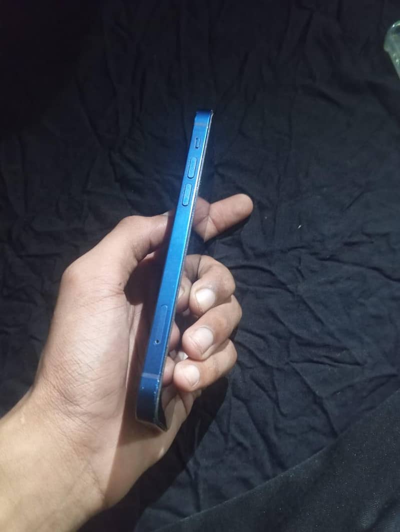 Apple iPhone 12 3