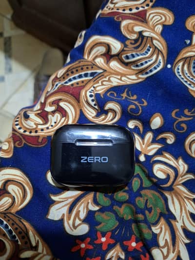 Aura Z-Buds with full box and accessories