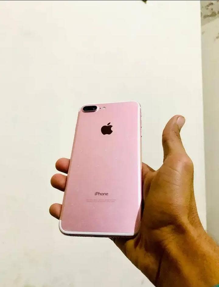 Apple iPhone 7 Plus 0
