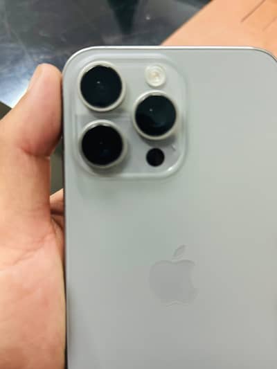 I phone 15 pro Max