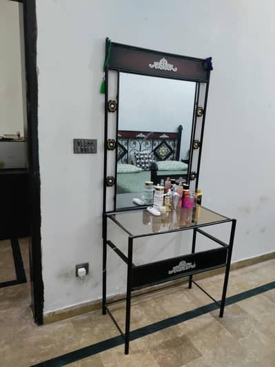 iron bed set with dressing table