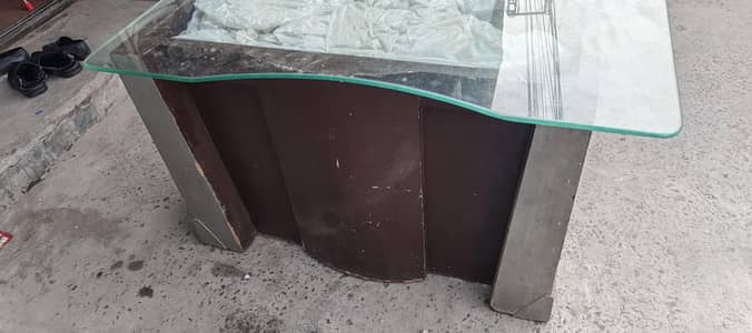 Office Table with Glass Uper