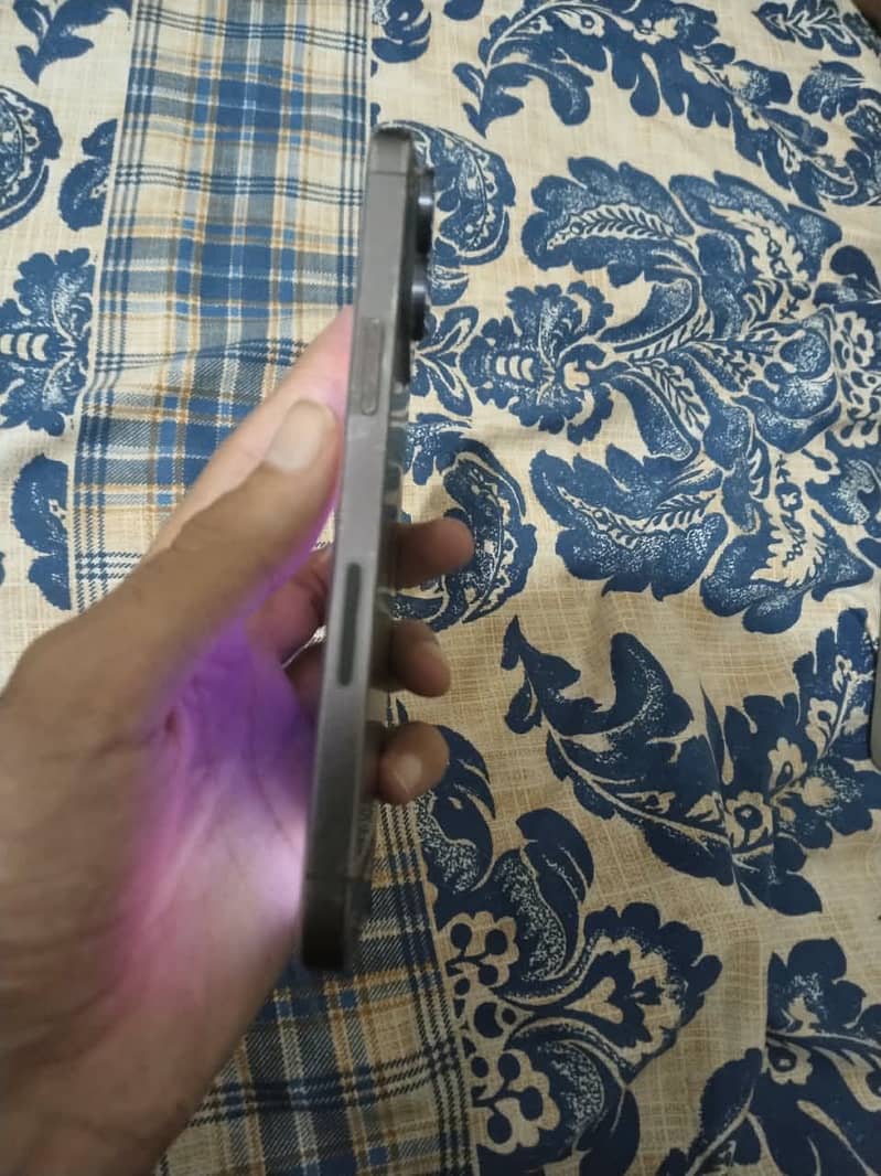 Apple iPhone 14 Pro Max 0