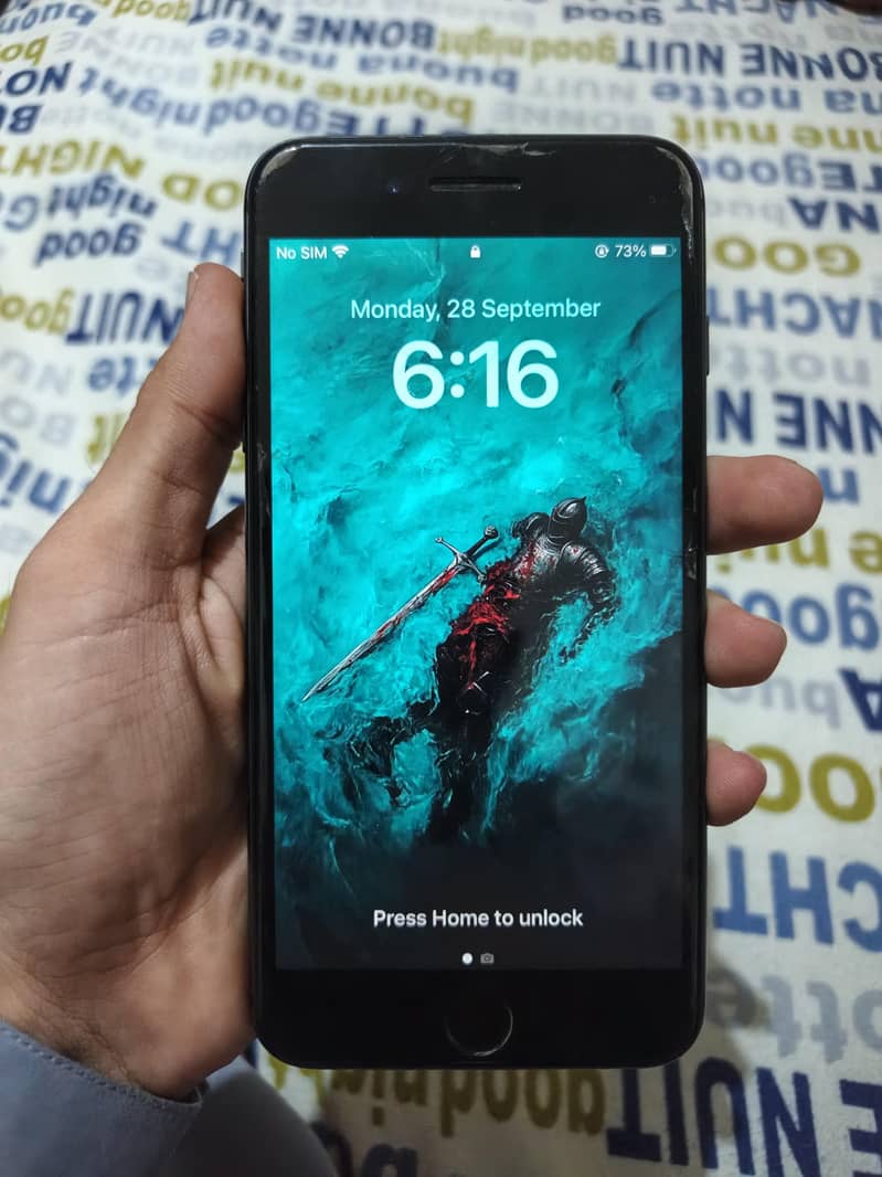 Apple iPhone 8 Plus 0