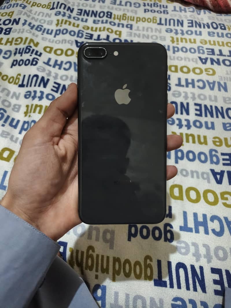 Apple iPhone 8 Plus 2