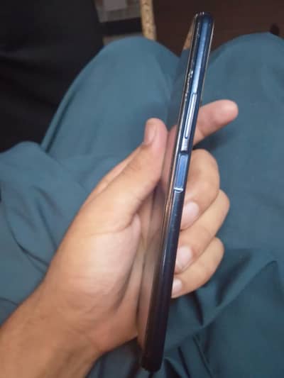 Vivo V21