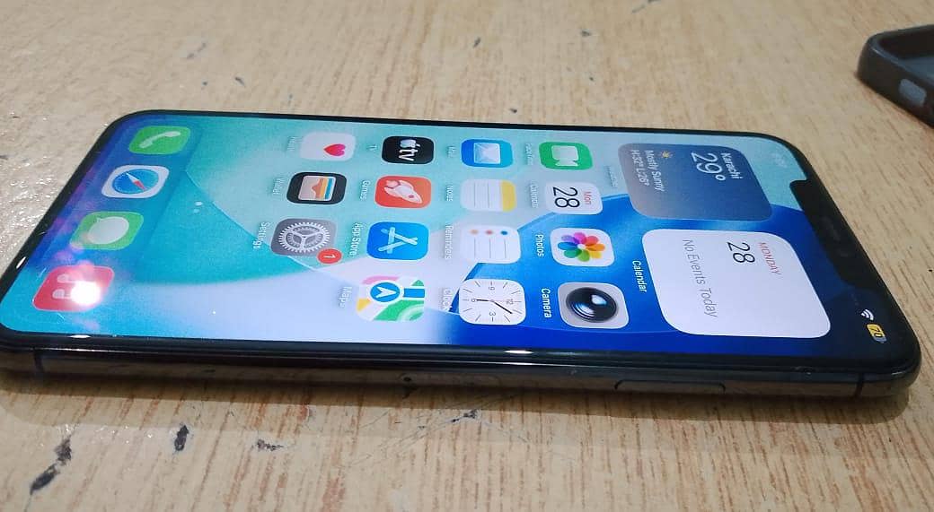 Apple iPhone 11 pro Max 1