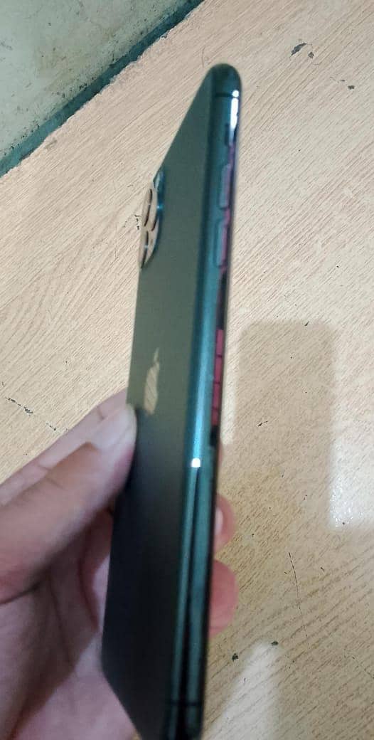 Apple iPhone 11 pro Max 5