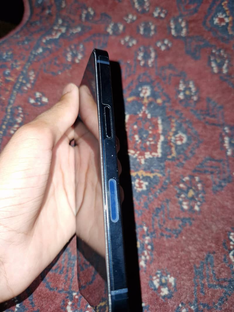 Apple iPhone 13 4
